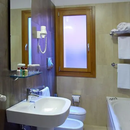 Aparthotel Catania Hills 4*
