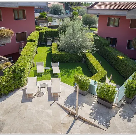 Catania Hills Aparthotel 4*