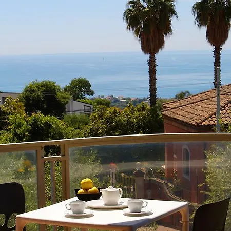 Catania Hills 4*