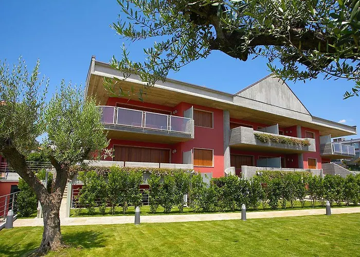 Aparthotel Catania Hills 4*