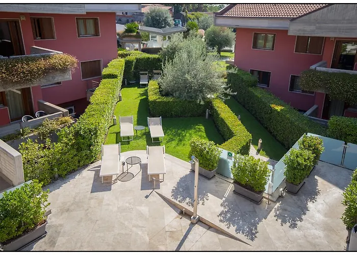 Catania Hills Aparthotel 4*