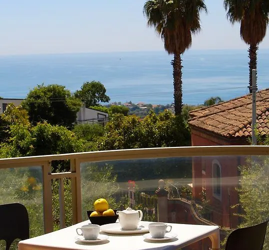 Catania Hills 4*