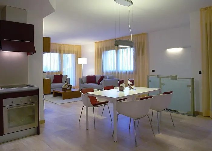 Aparthotel Catania Hills 4*